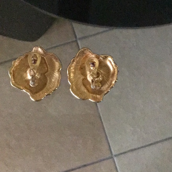 Earring - Picture 3 of 3